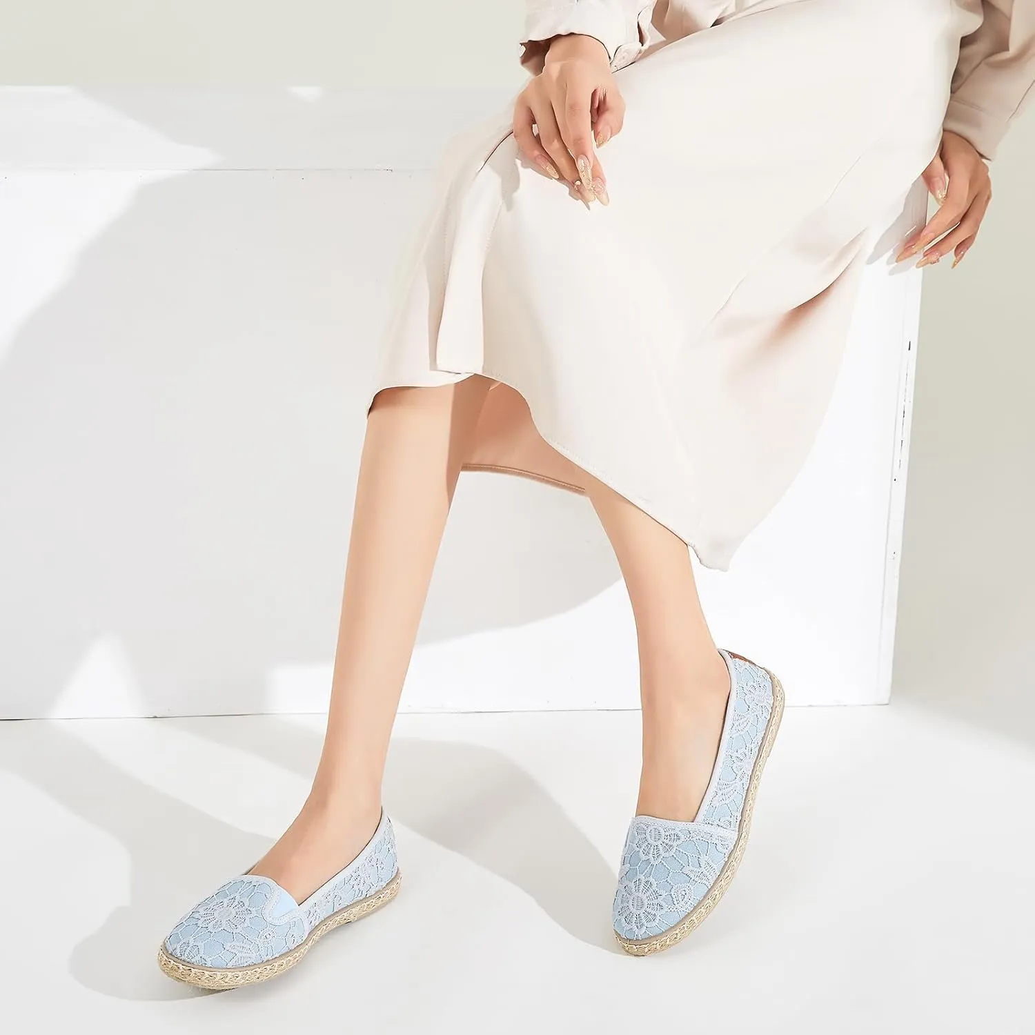 BABUDOG Women's Black Flats with Flower Embroideried,White Lace Ballet Flats,Comfortable Dress Flats