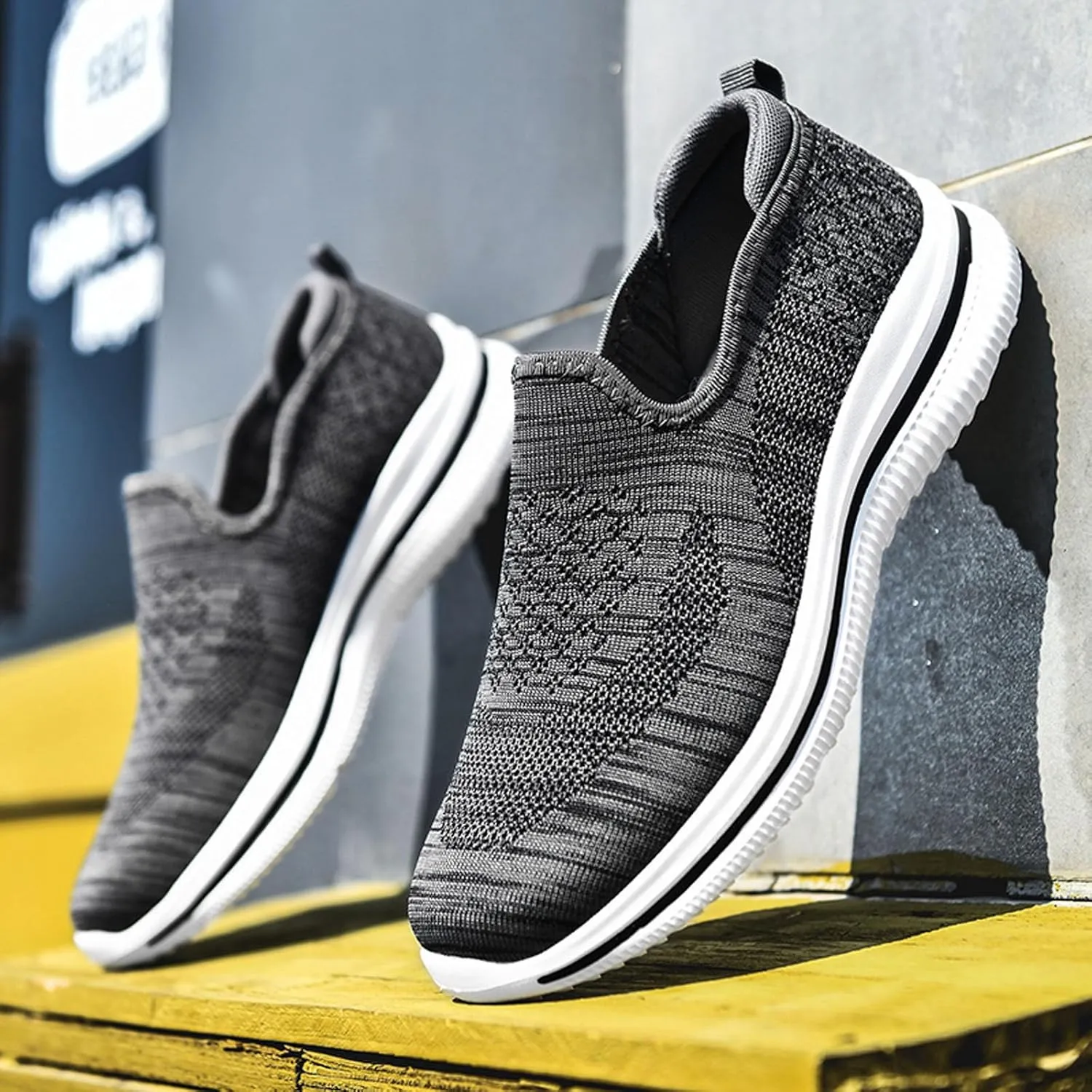 Fashion Men Mesh Mountaineering Casual Sport Shoes Lace Up Solid Color Running Breathable Soft High Tops Men Sneaker