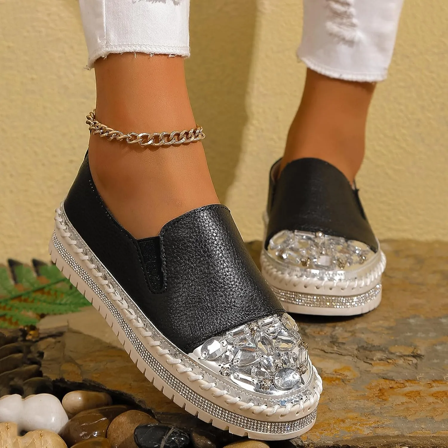 Ladies Fashion Solid Leather Panel with Rhinestone Decoration Thick Sole Casual Single Casual Classic Shoes for Men