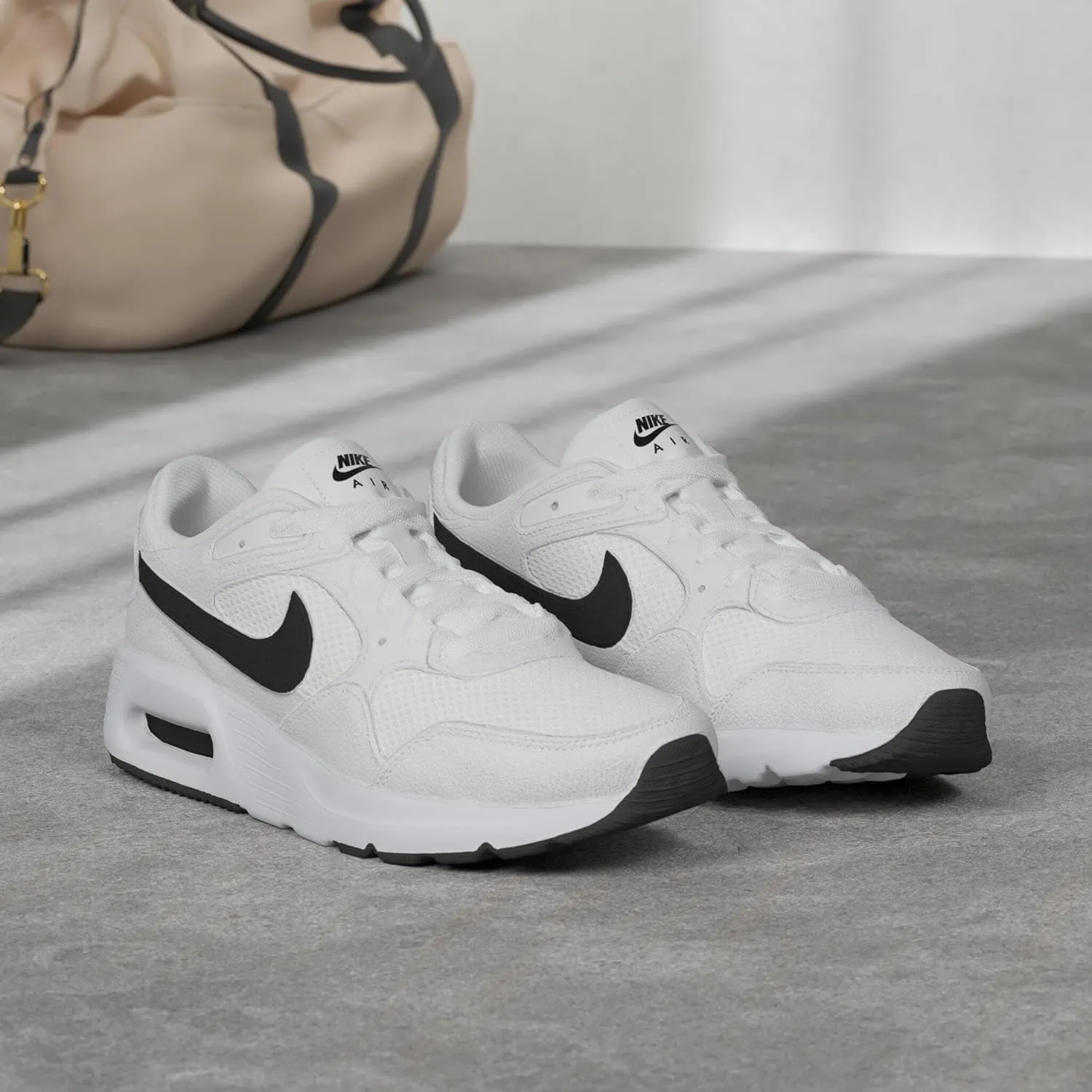 NIKE Women's Sports Flats, 10.5 US