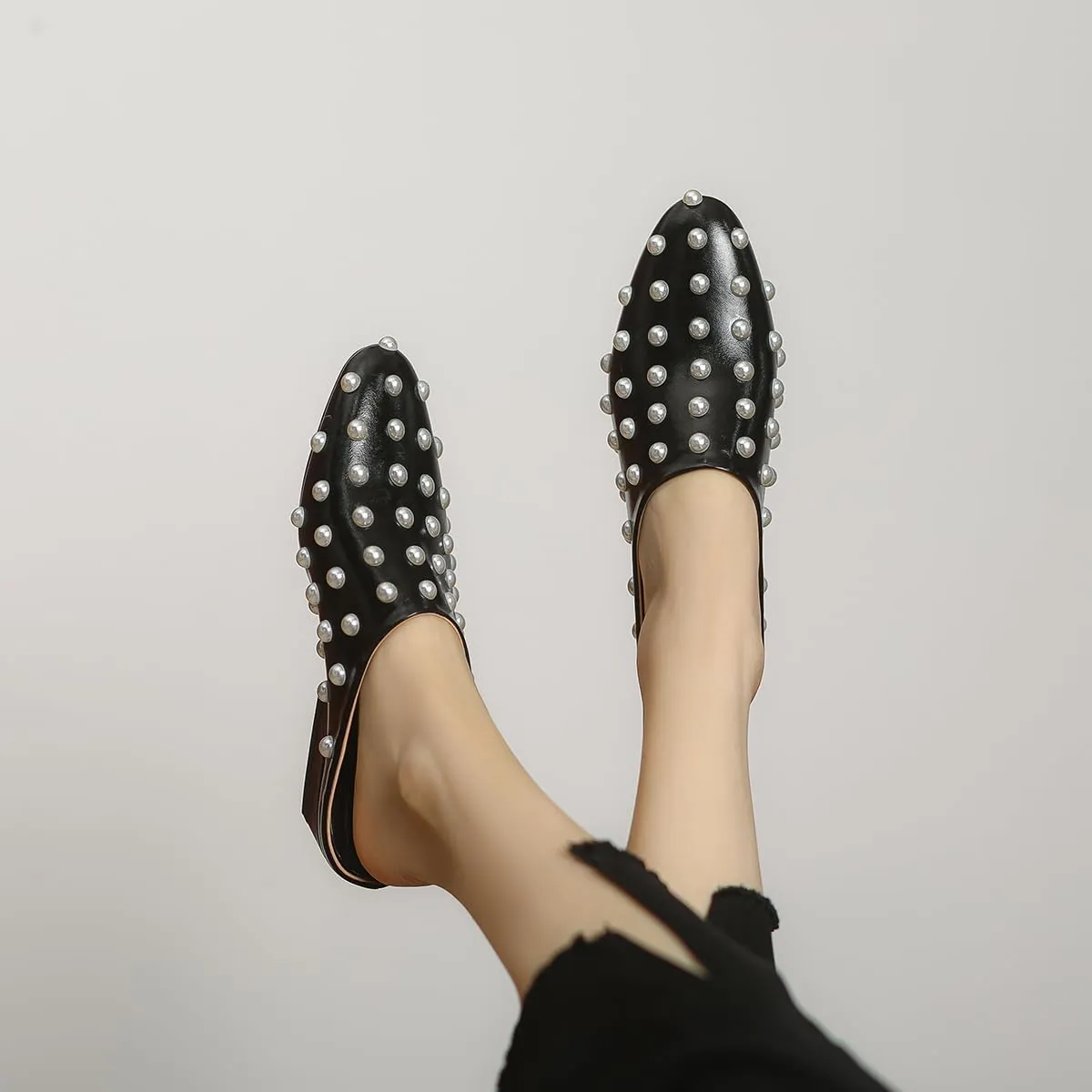 Roimaash Lovely Slide Sandals Backless Low Heels for Women Closed Toe Clog Mules