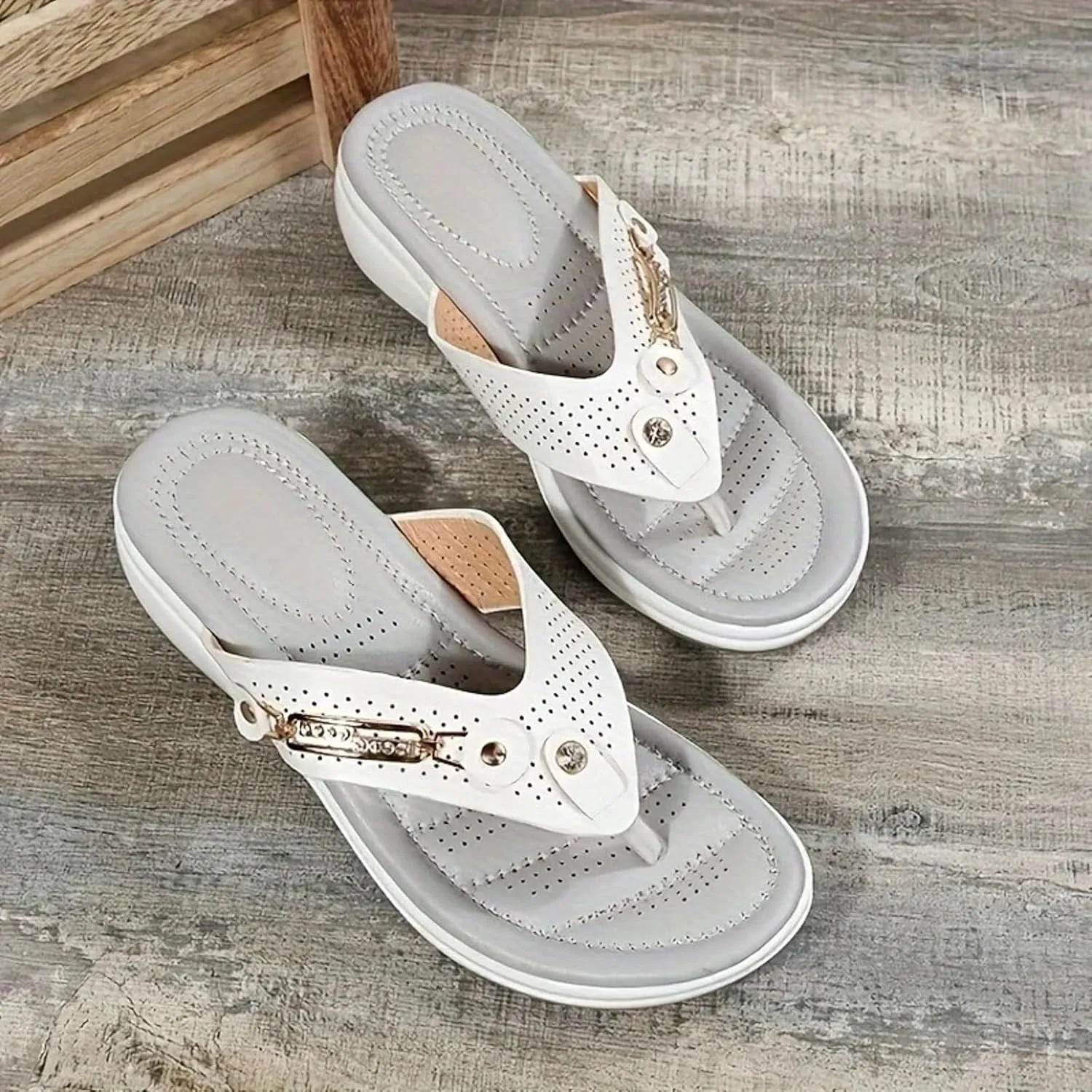Sandals for Women 2025 Summer Shoes Comfortable Flip Flops Cushion Arch Support Beach Dressy Summer Casual Sandal Low Wedge Walking Lightweight Non-Slip Slippers