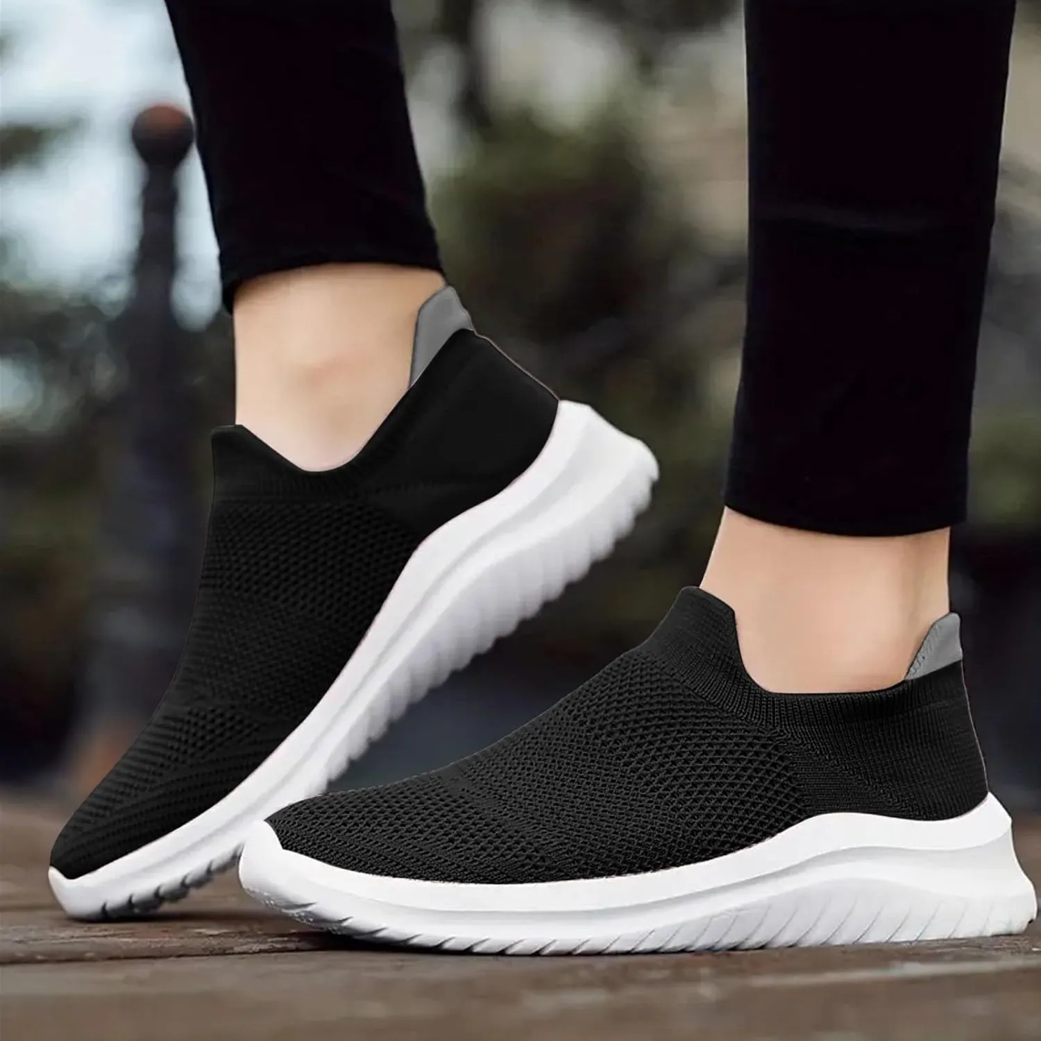 Stylish and Comfortable Mesh Breathable Soft Soled Casual Sneakers for Men and Women Alike. Women Athletic Shoes
