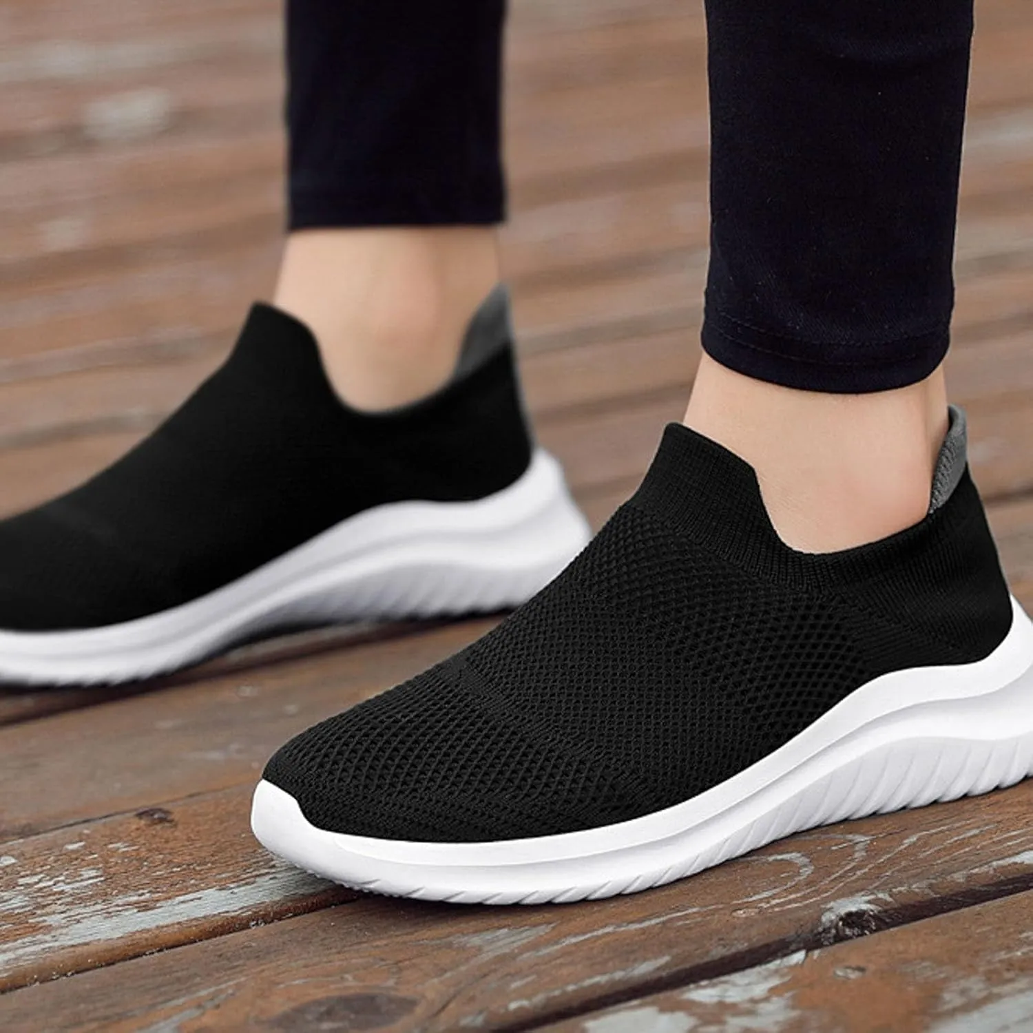 Stylish and Comfortable Mesh Breathable Soft Soled Casual Sneakers for Men and Women Alike. Women Athletic Shoes