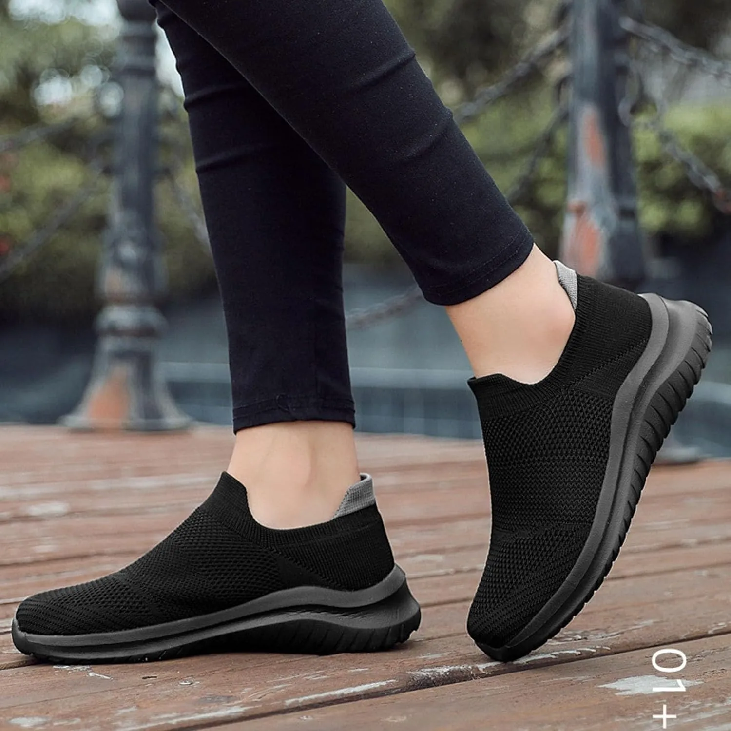 Stylish and Comfortable Mesh Breathable Soft Soled Casual Sneakers for Men and Women Alike. Women Athletic Shoes