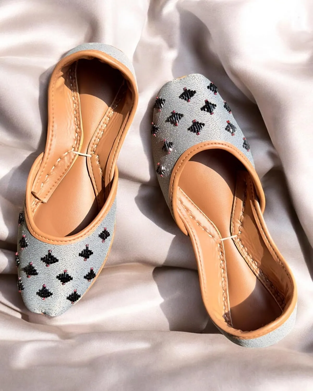 Women's Slip On Traditional Handmade Khussa Bridal Mojari Punjabi Jutti Ethnic Ballet Flats