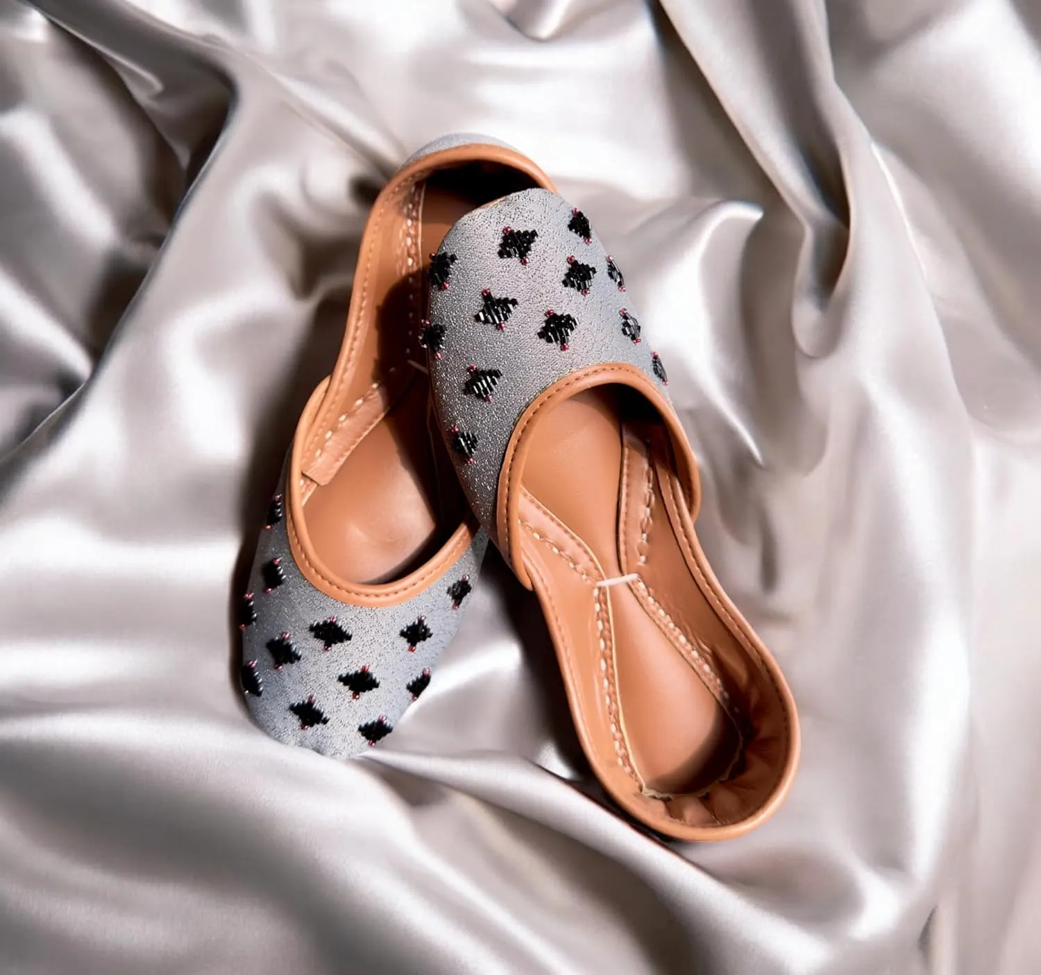 Women's Slip On Traditional Handmade Khussa Bridal Mojari Punjabi Jutti Ethnic Ballet Flats
