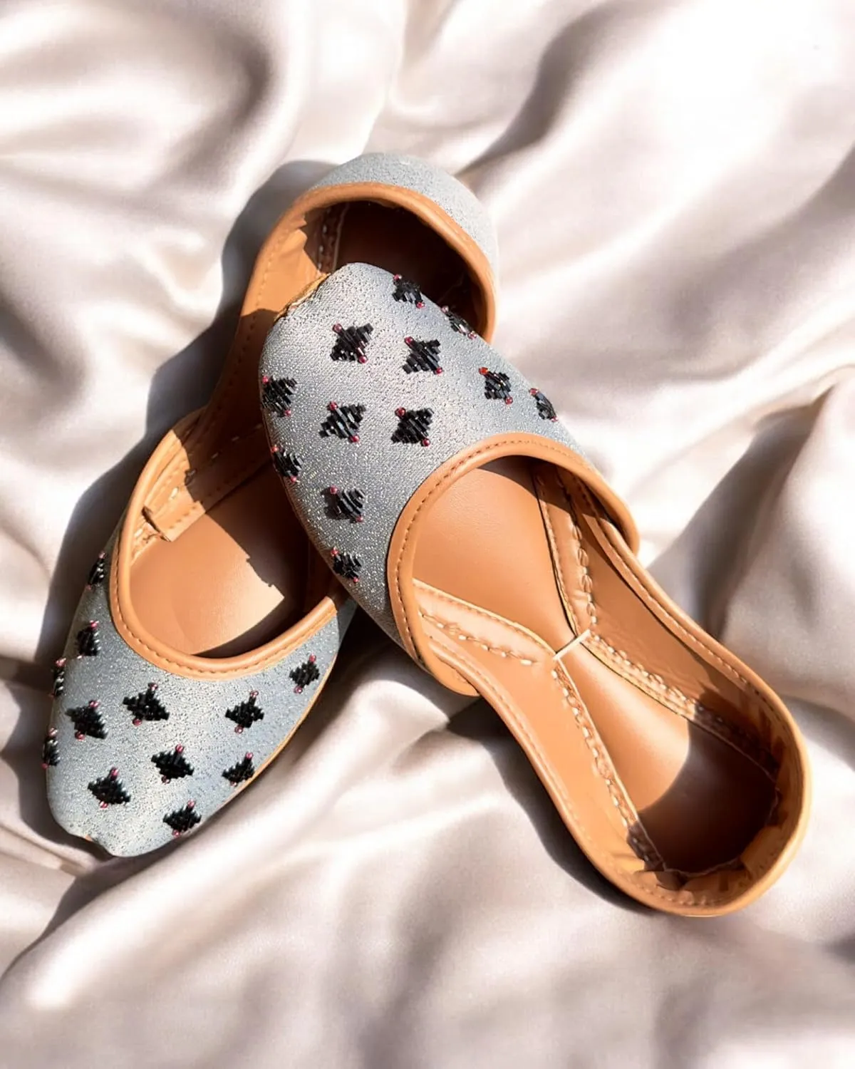 Women's Slip On Traditional Handmade Khussa Bridal Mojari Punjabi Jutti Ethnic Ballet Flats