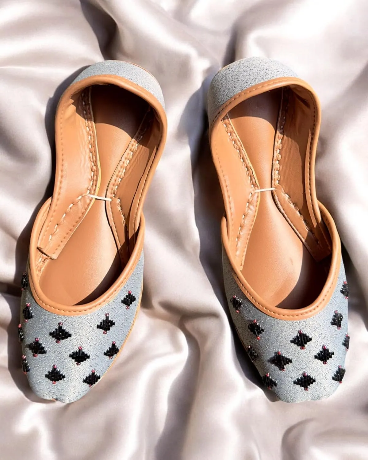 Women's Slip On Traditional Handmade Khussa Bridal Mojari Punjabi Jutti Ethnic Ballet Flats